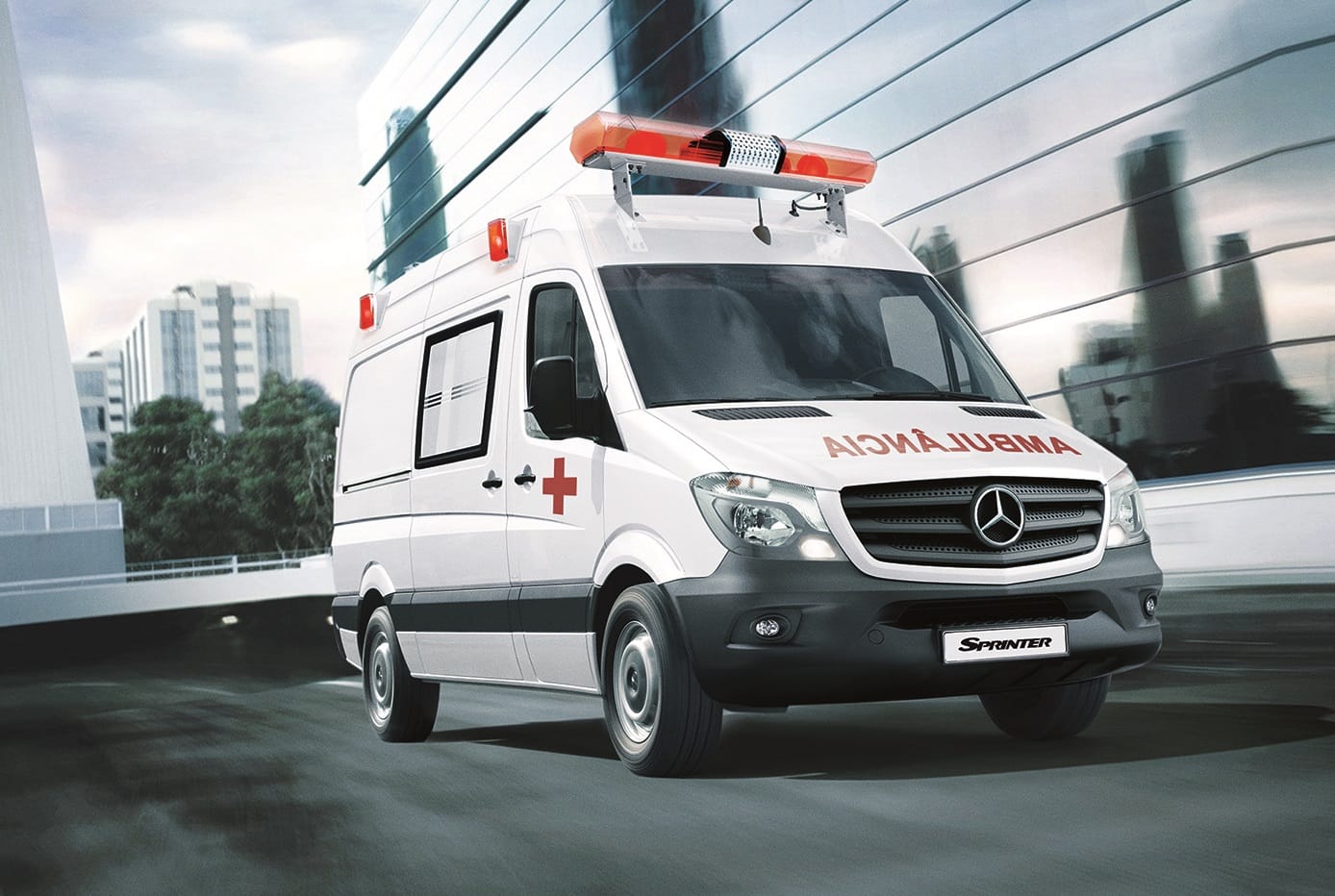Mercedes-Benz entrega 300 ambulâncias Sprinter para o SAMU - Frota&Cia