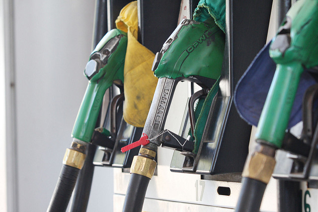 Governo estuda redução nos preços dos combustíveis
