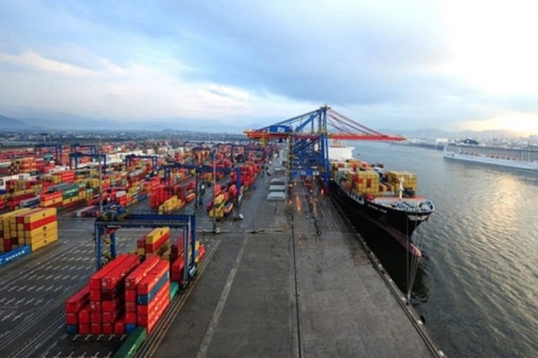 Movimentação no porto de Santos é recorde