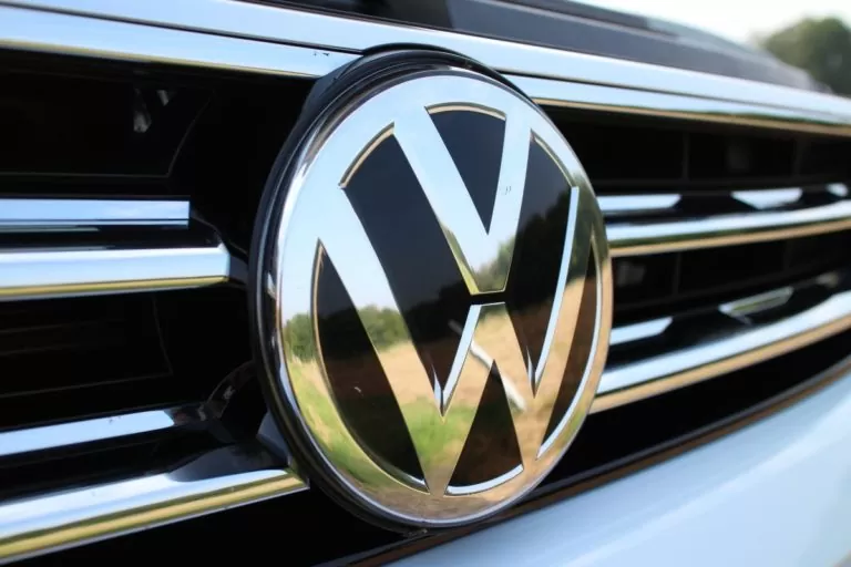 A VW Caminhões e Ônibus decidiu flexibilizar os prazos para revisões de caminhões e ônibus em 30 países. Dessa forma, a montadora tem com