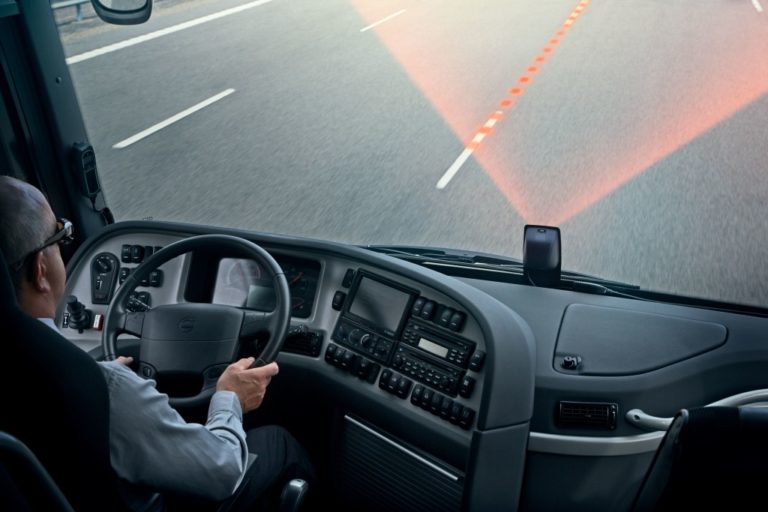 Volvo destaca novidades em segurança e conectividade