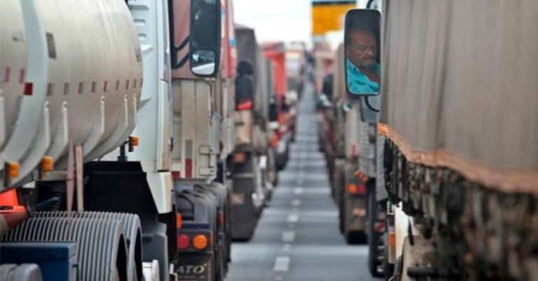 A Associação Nacional de Transporte do Brasil ( ANTB ), decidiu se retirar da greve dos caminhoneiros. Dessa forma, deixando de apoiar