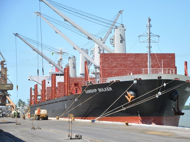Governo arrecada R$ 219 milhões com leilão de áreas portuárias