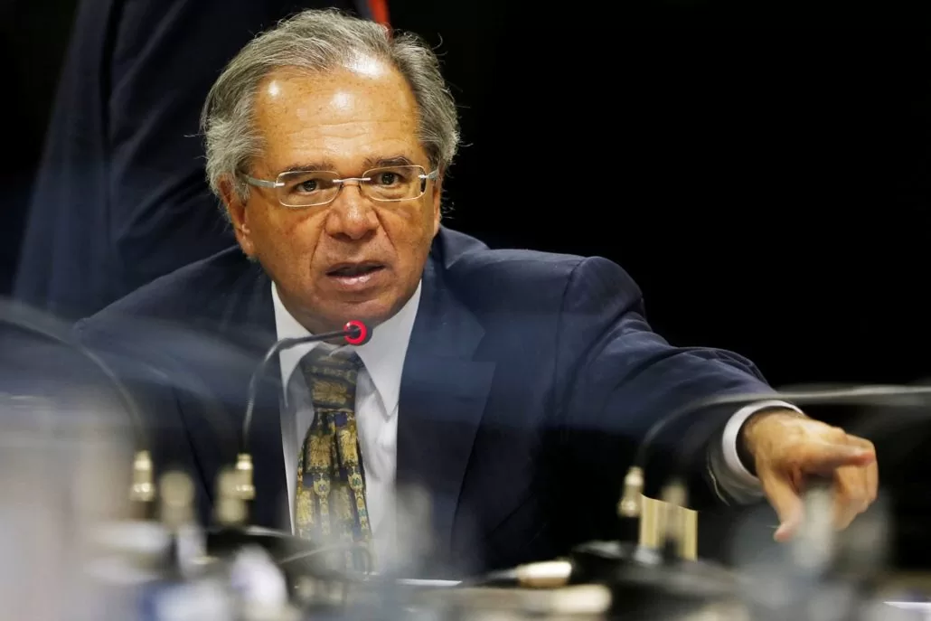 O ministro da economia, Paulo Guedes, afirmou nesta quinta (10), que o governo pode estudar a criação de um subsídio ao diesel se