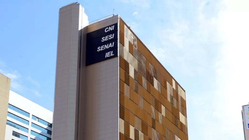 O setor industrial lamentou a decisão do Supremo Tribunal Federal de retirar da pauta as ações para definir a constitucionalidade da tabela de frete.