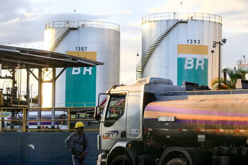 Após o anúncio do governo de propor o corte do Imposto Sobre Circulação de Bens e Mercadorias (ICMS), conforme anunciado na noite