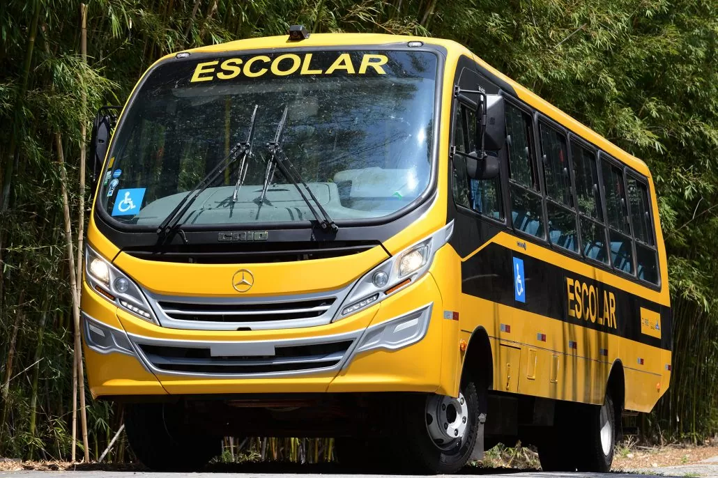 A Mercedes-Benz negociou 874 micro-ônibus para o Caminho da Escola