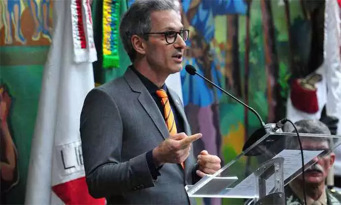 Romeu Zema anuncia pacote de concessão para que rodovias mineiras sejam privatizadas