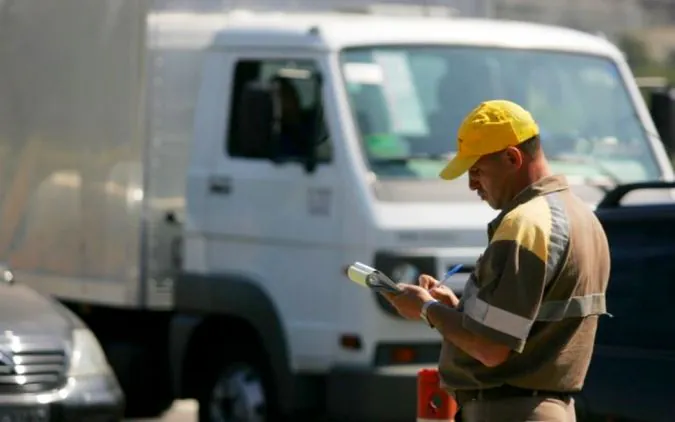 A Polícia Rodoviária Federal (PRF) emitiu 35.642 multas de trânsito aos motoristas que trafegaram nas rodovias federais durante o feriado prolongado. Os dados