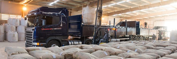 O Ministério da Agricultura anunciou, nesta quinta-feira (2), que a Conab vai rever a metodologia dos custos e preços mínimos do café.