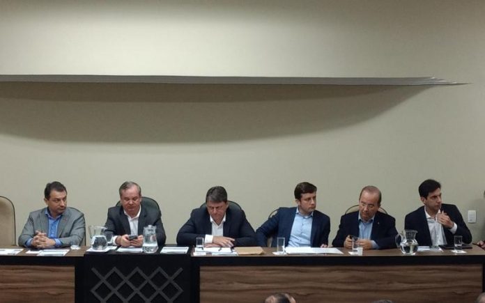 Tarcísio Gomes de Freitas, afirmou durante a reunião na sede da Amfri, que o governo federal não abrirá novas obras para trabalho em Santa Catarina.