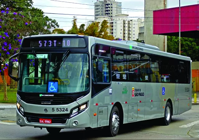 A MoveBuss, empresa de transporte urbano de SP, adquiriu 28 novos ônibus da Volkswagen. Os veículos foram entregues pela concessionária Apta.