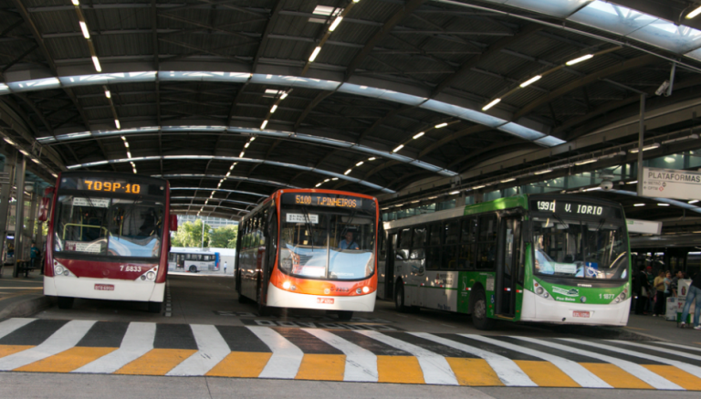 A Prefeitura de São Paulo aumentou pelo quarto dia seguido nesta semana a frota de ônibus que circulam na cidade. Dessa forma, a ideia é ajustar