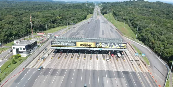 Na última terça-feira, 13, o governador do Paraná Ratinho Junior (PSD) e o ministro da Infraestrutura, Tarcisio Freitas, assinaram um acordo