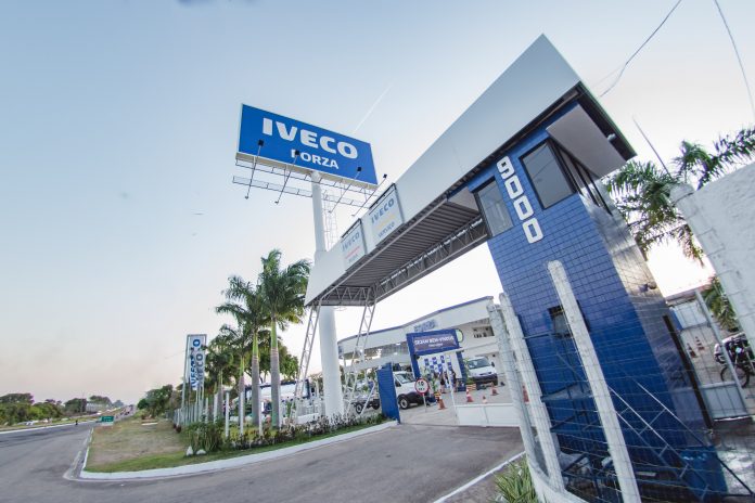 A IVECO, marca da CNH Industrial, e a Forza celebraram a parceria entre as empresas com uma festa que marcou a inauguração da concessionária