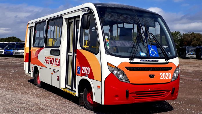 A Neobus desenvolveu um micro-ônibus especialmente para atender a região de Petrópolis - Rio de Janeiro. Trata-se de um modelo Thunder