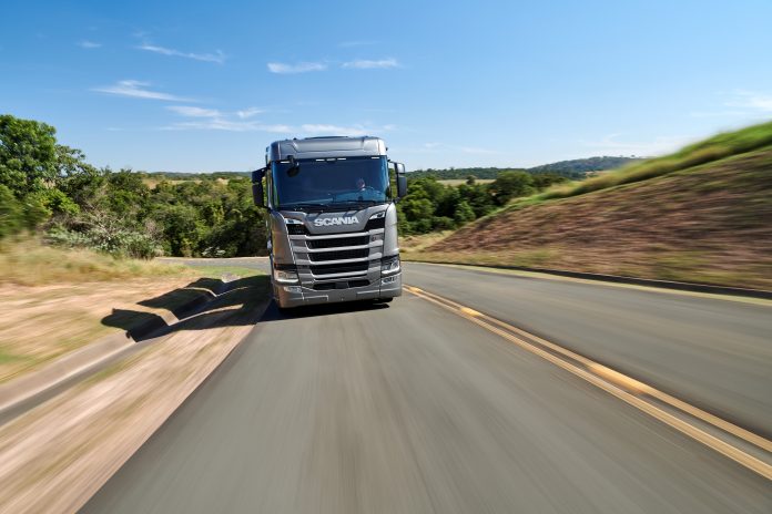 A Scania anunciou em live promovida na TV Estadão que está oferecendo condições especiais para a linha de caminhões rodoviários 2020/2021.
