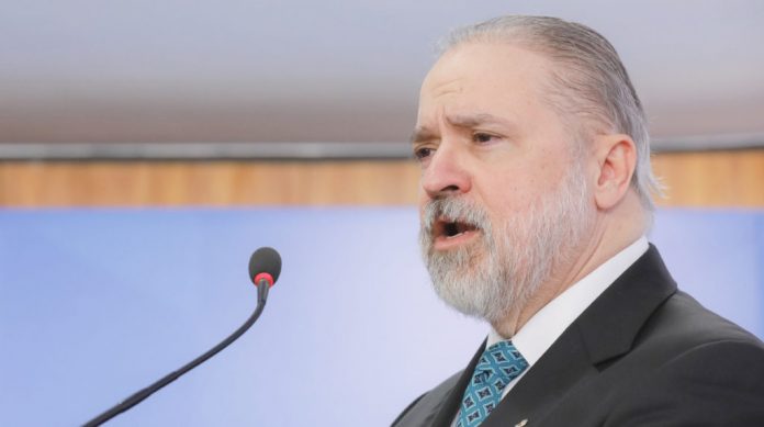 O procurador-geral da República, Augusto Aras, enviou um parecer ao ministro Luiz Fux, do Superior Tribunal Federal  (STF) defendendo o fim da tabela.
