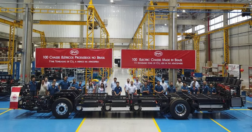 A BYD, especialista na fabricação de ônibus 100% elétricos movidos a bateria, produziu em março seu centésimo chassis. A planta instalada em Campinas,