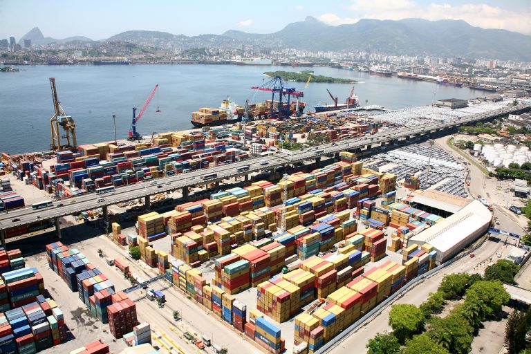 De acordo com dados do Painel CNT do Transporte – Aquaviário  a movimentação portuária, em setembro de 2020, alcançou aproximadamente
