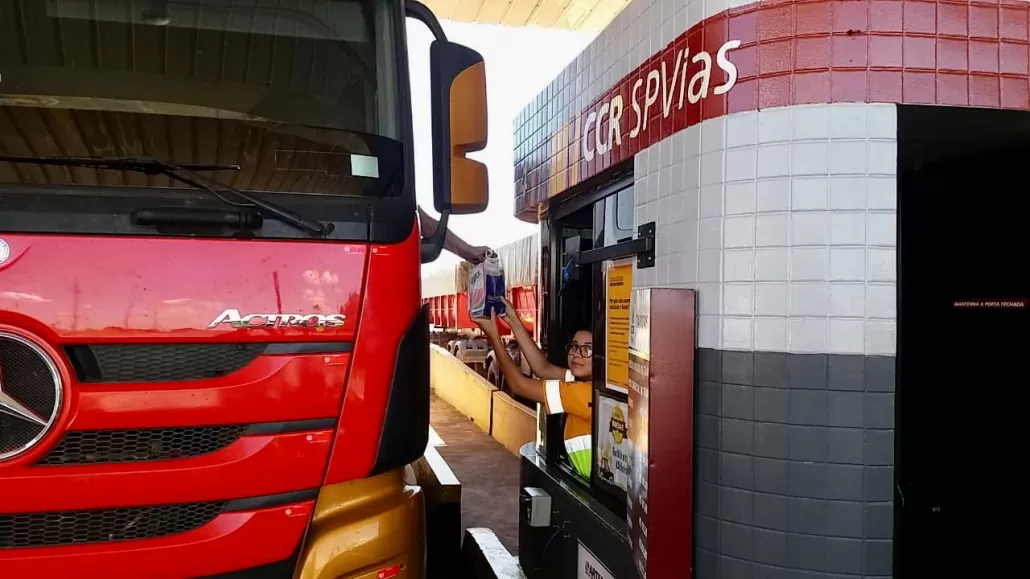 A concessionária NovaDutra, agora responsável pela Via Dutra (BR-116) e Rio-Santos (BR-101), cobra pedágio mais barato, desde esta terça