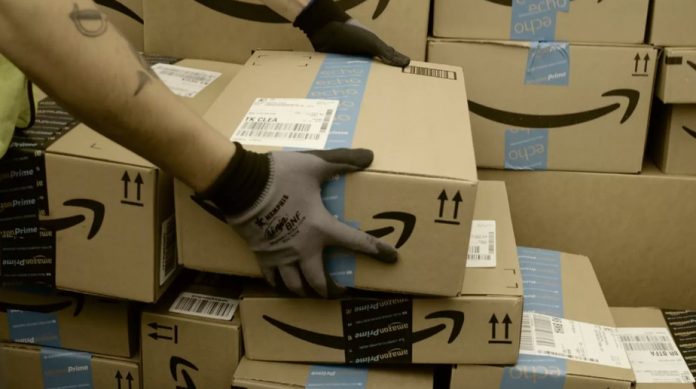 A Amazon está com 5.500 vagas de emprego abertas no Brasil. Anunciadas nesta semana, as oportunidades para dar um reforço nas operações da Black Friday