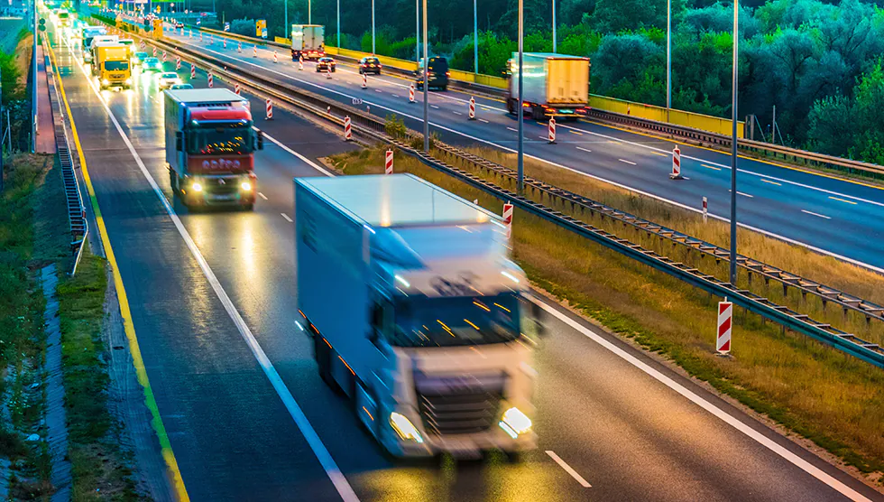 Os serviços tiveram alta de 0,2% na passagem de março para abril, de acordo com levantamento do IBGE
