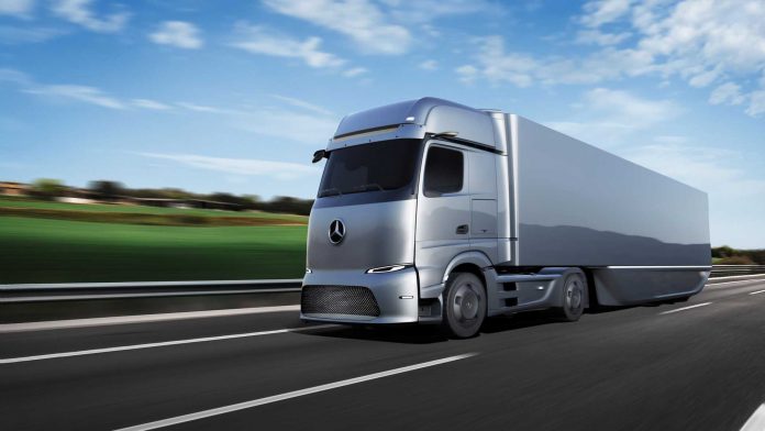 A Daimler Trucks volta seus olhos para o mercado de eletrificação de caminhões. Assim, a marca apresentou a linha de caminhões elétricos da Mercedes-Benz 