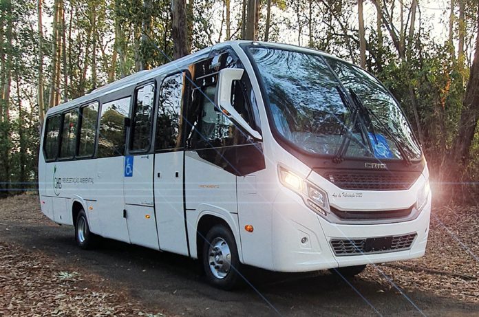 Recentemente, a Caio Induscar apresentou ao mercado de mobilidade, uma nova versão do micro-ônibus F2400, que passou por mudanças em seu design