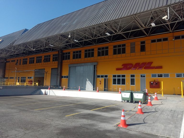 A DHL Supply Chain inaugurou um Hub de carga aérea no Aeroporto Internacional de Guarulhos. Enquanto terminal de cargas dedicado, o Hub consolida,