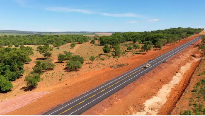 O Ministério da Infraestrutura anunciou a entrega do 2° trecho de pavimentação na BR-419, na região do Pantanal, em Mato Grosso do Sul. Trata-se de 21,4