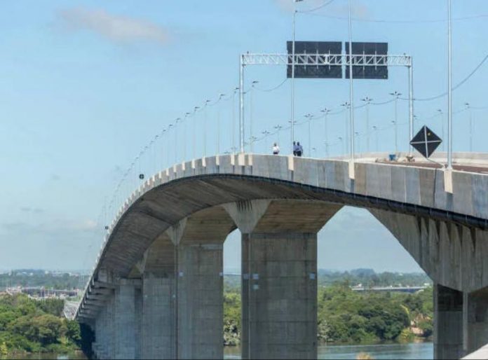 Iniciada em 2014, durante a gestão de Dilma Rousseff (PT), a ponte sobre o rio Guaíba, em Porto Alegre, foi inaugurada parcialmente pelo presidente Jair Bolsonaro
