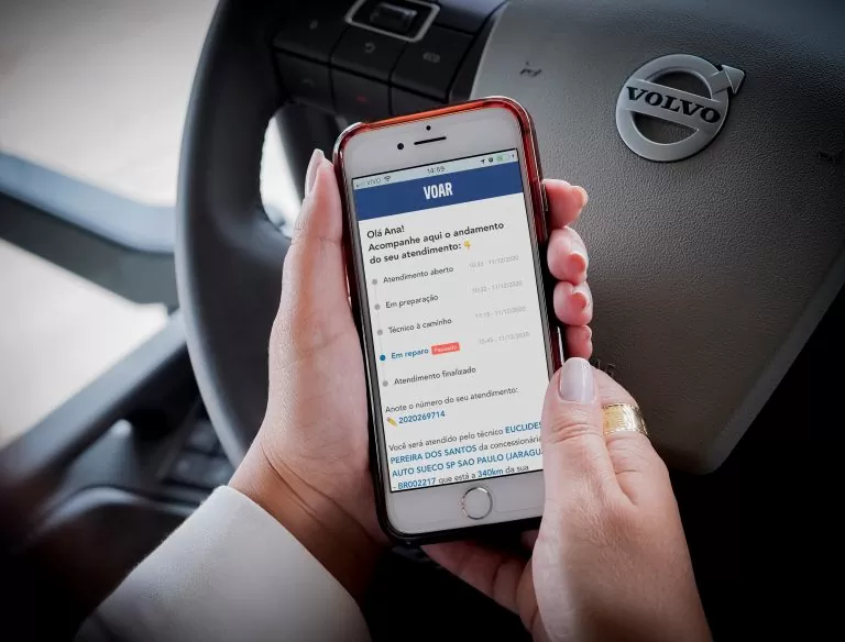 O serviço VOAR (Volvo Atendimento Rápido) lança o VOAR Mobile. O serviço, que antes era através de atendimento telefônico, agora contará com apoio digital.