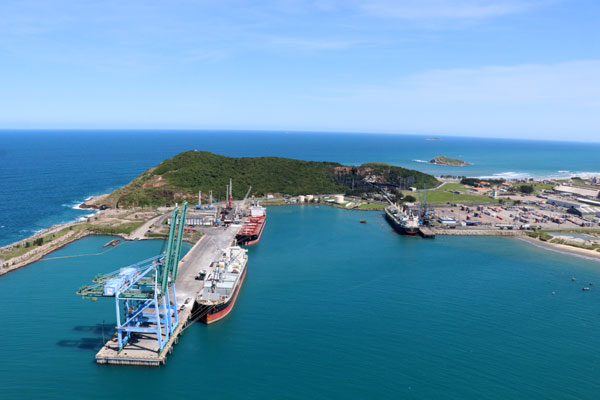 A movimentação no Porto de Imbituba (SC) continua registrando crescimento no transporte de cargas. Em abril, movimentou 466,7 mil toneladas.