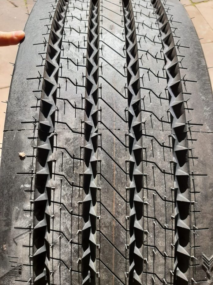 A Rodofort está trazendo pneus da Índia para equipar seus semirreboques. Dessa forma, a companhia busca contornar a crise de abastecimento de componentes