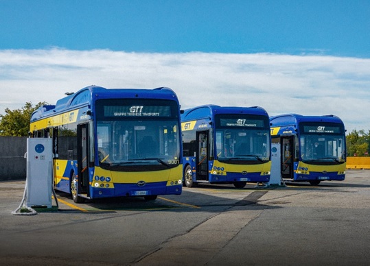 A BYD recebeu o maior pedido de ônibus 100% elétricos da Itália, com a encomenda de 50 ônibus de 12 metros, para a principal operadora de transporte público