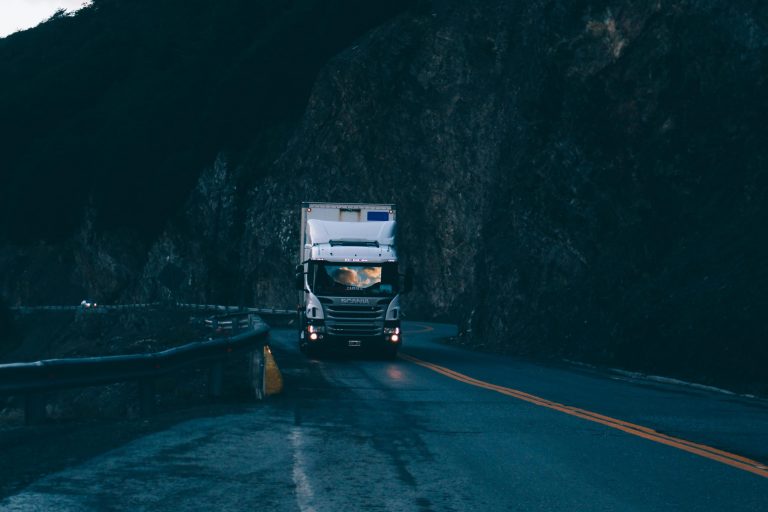 A FreteBras, plataforma online de transporte rodoviário de cargas da América do Sul, realizou um levantamento analisando 130 mil fretes e mais de 300 sinistros.