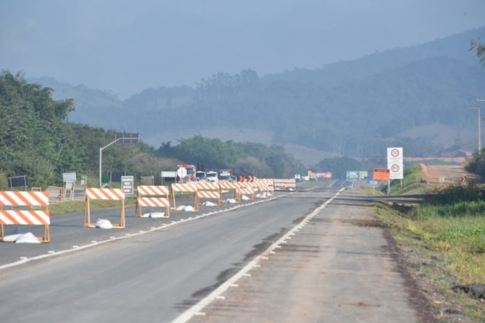 Leis que viabilizam liberação de recursos dos cofres públicos do estado para obras em rodovias federais já estão em vigor em Santa Catarina.