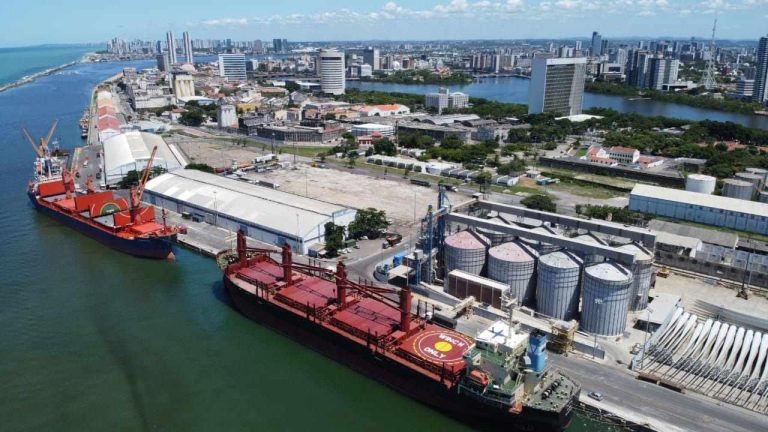 Porto do Recife registra aumento de 80% na movimentação das cargas de agosto, em comparação com o ano passado. O porto finalizou o mês com 23 atracações.