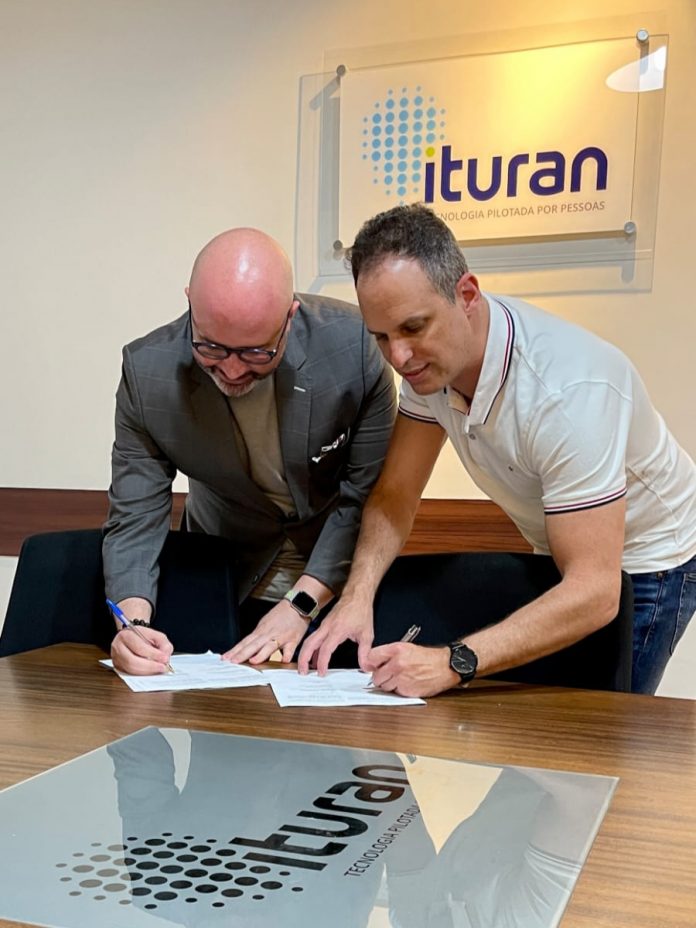 A Ituran Brasil anuncia parceria com a MobLab e formam a IturanMob, voltada para a implementação de soluções tecnológicas de mobilidade.