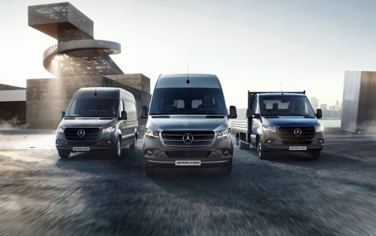 A Mercedes-Benz apresentou ontem (13) o vídeo da campanha “Sprinter Incomparável” que ressalta atributos da linha de veículos líder no segmento Large Vans.