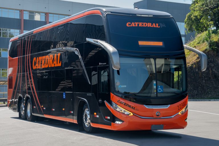 A Catedral, operadora de transportes de Brasília, no Distrito Federal, acaba de adquirir 54 novos ônibus Marcopolo Paradiso 1800 Double Decker