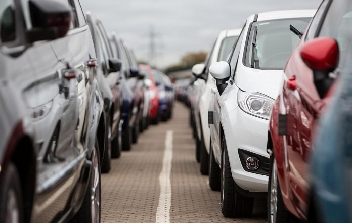 A FENABRAVE – Federação Nacional da Distribuição de Veículos Automotores divulgou, hoje, os dados de emplacamentos de veículos em fevereiro,
