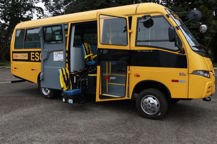 A Volare forneceu 70 novos micro-ônibus Attack 8 4x4 para a Secretaria da Educação e do Esporte do Paraná. Entregues pela concessionária