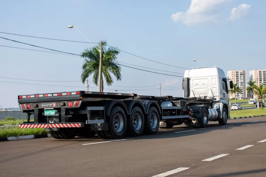 De julho a setembro foram registrados 41.966 emplacamentos de implementos rodoviários, ante 39.066 unidades no segundo trimestre