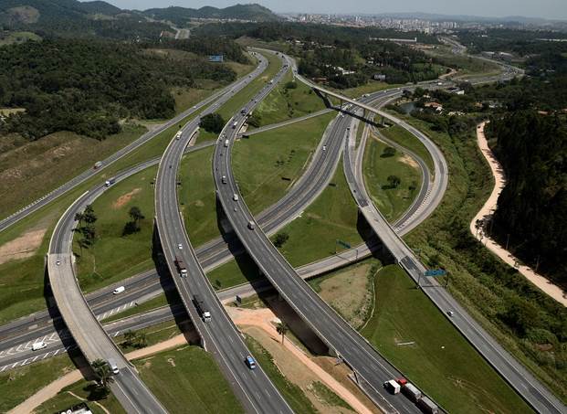 A CCR AutoBAn prevê fluxo de 122 mil veículos nas rodovias do Sistema Anhanguera-Bandeirantes durante o Feriado