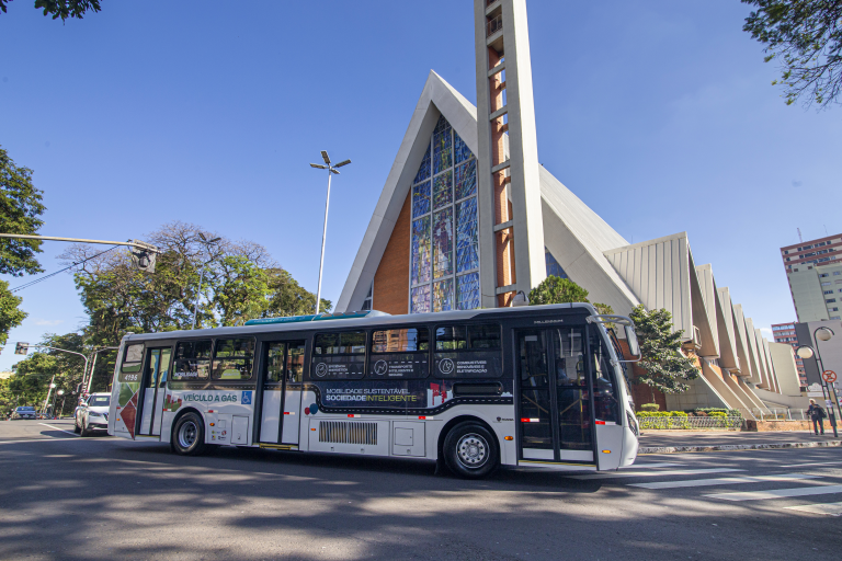 Scania testa em Londrina primeiro ônibus movido 100% a biometano
