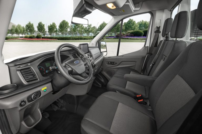 Veja a nova Ford Transit chassi-cabine