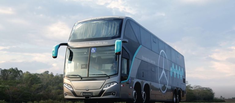 Confira os detalhes do  Ônibus O500UA da Mercedes-Benz