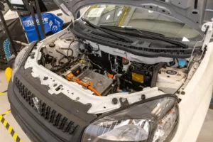 motor do protótipo Peugeot aberto 